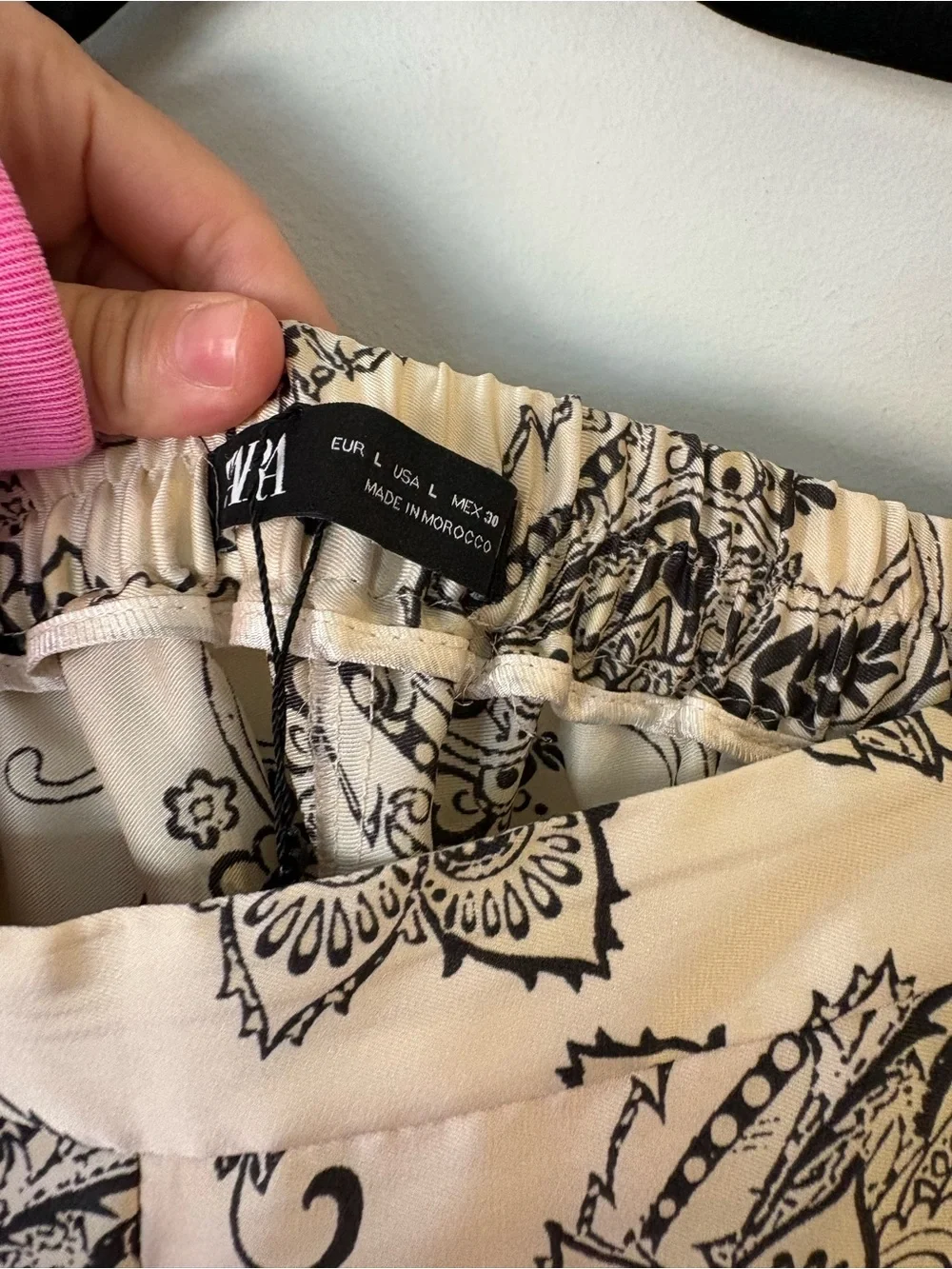 Zara Cream Paisley Wide-Leg Pants with Black Print Large